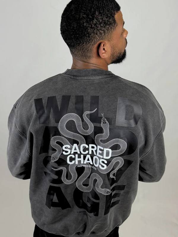 Sweat Oversize Washed Black | WILD & SAVAGE SACRED CHAOS